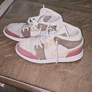 Girls pink, tan, light yellow Nike Air High Tops. EUC